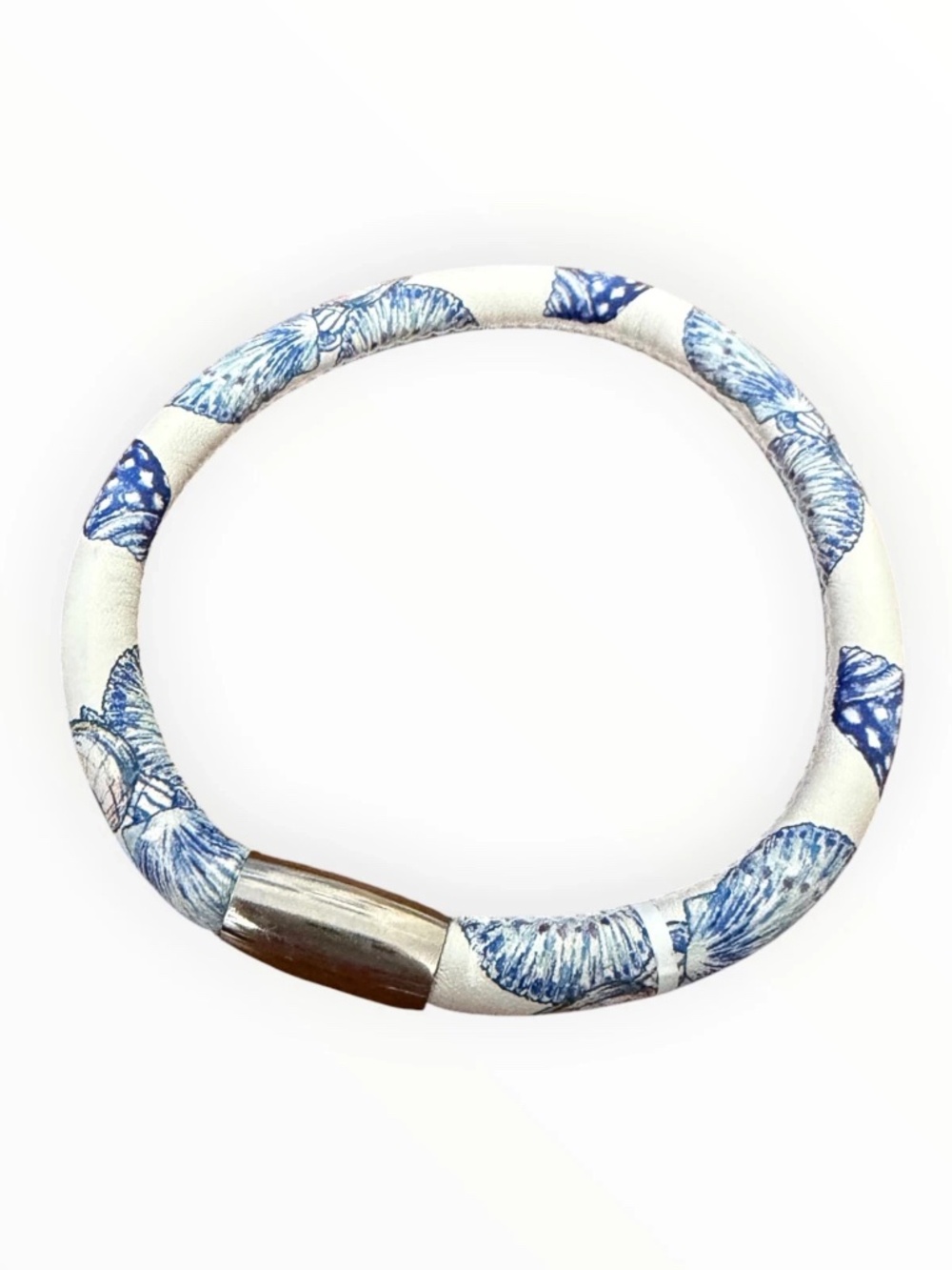 Brighton Woodstock Bracelet flowers blue seashells white background 8 ¼- NWT